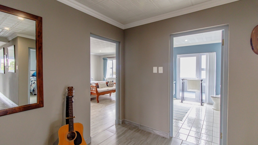 4 Bedroom Property for Sale in Yzerfontein Western Cape